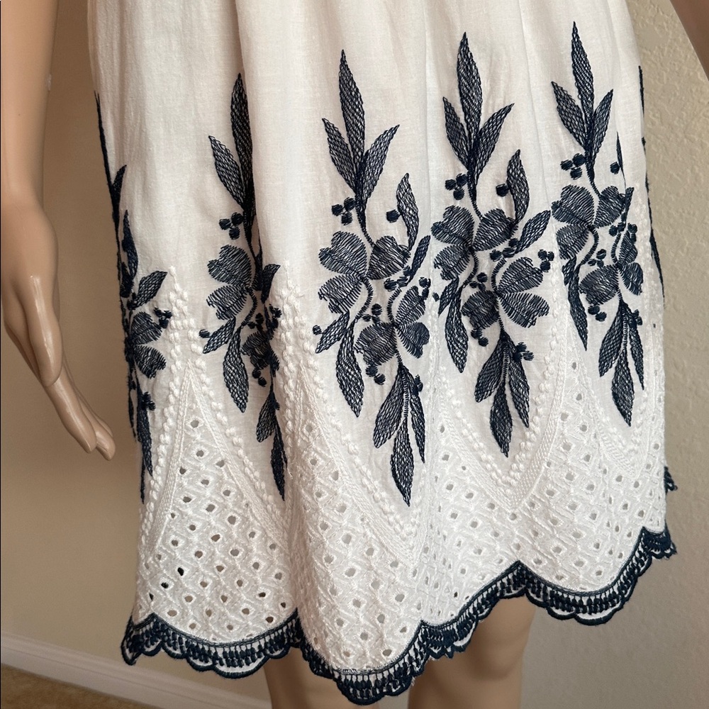 Kindred Elegant White and Blue Embroidered Dress Size S. - Picture 7 of 16